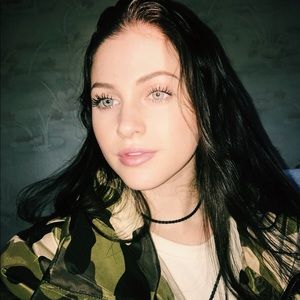 Meet your Posher, Briana